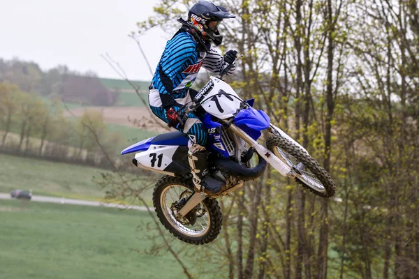 Warching, Alemanha - 29 de junho de 2019: Treinamento de motocross em Warching — Fotografia de Stock