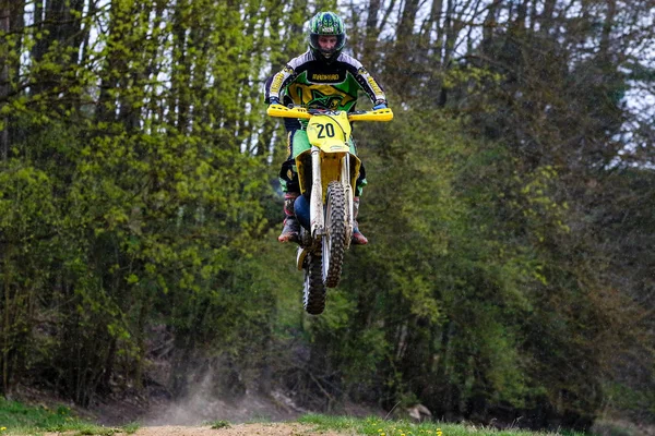 Warching, Almanya-Haziran 29, 2019: Motocross eğitim içinde Warching