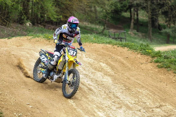 Warching, Almanya-Haziran 29, 2019: Motocross eğitim içinde Warching