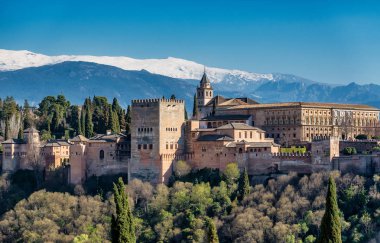 Granada'daki Alhambra Sarayı'nın görünümü, Avrupa'da İspanya