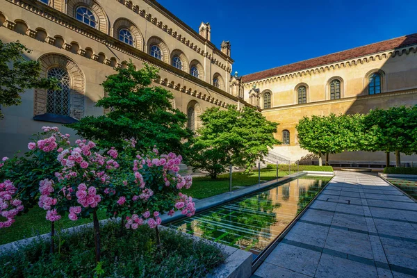 독일 뮌헨 의 왕실 저택의 내각 정원 — 스톡 사진