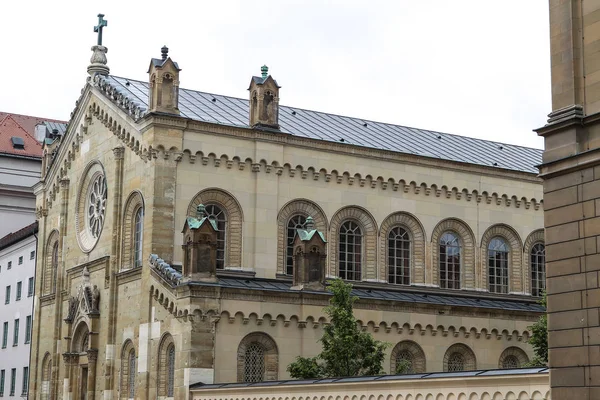 Iglesia de Todos los Santos, Allerheiligen-Hofkirche en Munich, Alemania — Foto de Stock