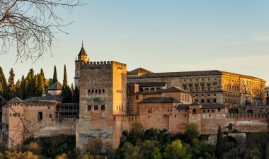 Granada'daki Alhambra Sarayı'nın görünümü, Avrupa'da İspanya