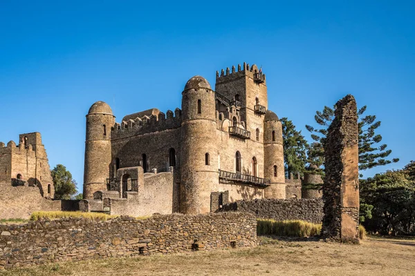 Fasil Ghebbi é o restos de uma fortaleza-cidade dentro de Gondar, Etiópia — Fotografia de Stock