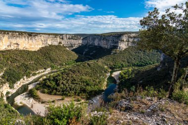 Ardeche, Fransa 'daki Bidon çevresindeki manzara