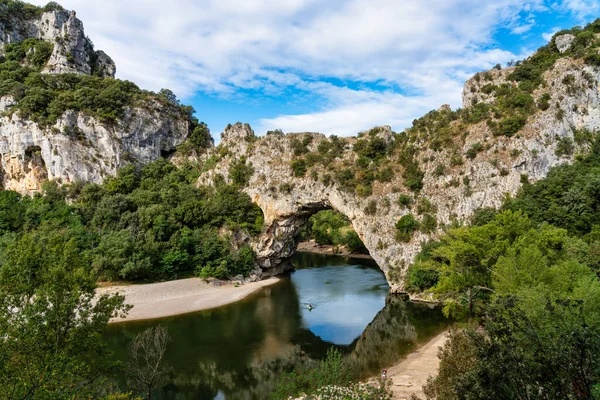 Pont DArc, rock arch over the Ardeche River in France — Stock Photo, Image
