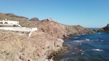 Cabo de Gata Nijar Park 'ın Rocky Sahili, Almerya, İspanya. Endülüs en büyük koruma alanı.
