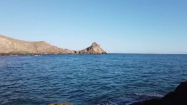 Cabo de Gata Nijar Park 'ın Rocky Sahili, Almerya, İspanya. Endülüs en büyük koruma alanı.