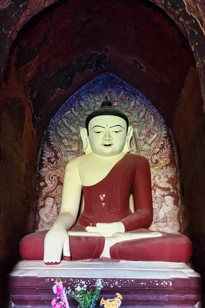 Buda, Myanmar 'daki Bagan tapınağında, eski Burma, bir dünya mirası alanı.. — Stok fotoğraf