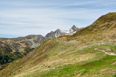 Penser boyunduruğu ya da Penser Joch Güney Tyrol Avrupa dağlarında. Peyzaj Panoraması