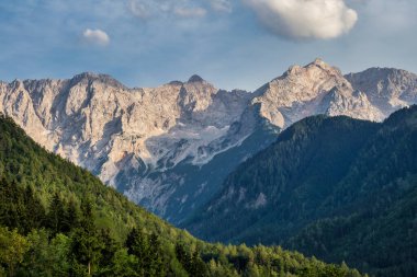 Güzel dağ manzarası. Jezerski Vrh tepesinden Lovcen Ulusal Parkı, Seeberg eyeri. Karadağ ve Slovenya