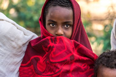 Gondar, Etiyopya - Şubat 06, 2020: Etiyopya, Afrika 'da Gondar yollarında Etiyopya halkı