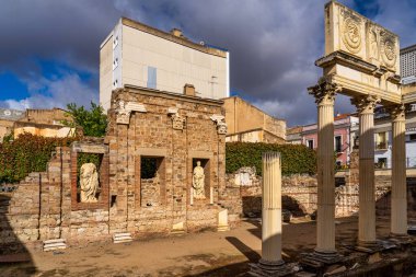 İspanya 'da Extremadura, Merida' daki Augusta Emerita Belediye Forumu 'ndan Portico.