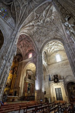 Jerez de la Frontera, İspanya - 15 Kasım 2019: Endülüs, İspanya 'daki eski Jerez de la Frontera kasabasındaki San Miguel Kilisesi