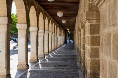 Jerez de la Frontera, İspanya - 15 Kasım 2019: Plaza del Arenal, Jerez de la Frontera Cadiz 'in büyük meydanı
