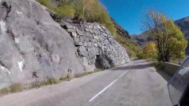 Fransız kırsalında. Saint Colomban des Villards 'dan La Mure' a Vercors tepeleri, Marly tepeleri ve Val de Drome vadisine sür..
