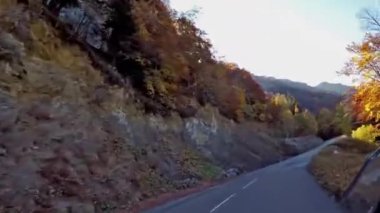 Fransız kırsalında. Pas de l 'Aubasse: Vercors tepelerinden, Marly tepelerinden ve Val de Drome vadisinden geç.