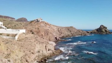 Cabo de Gata Nijar Park 'ın Rocky Sahili, Almerya, İspanya. Endülüs en büyük koruma alanı.