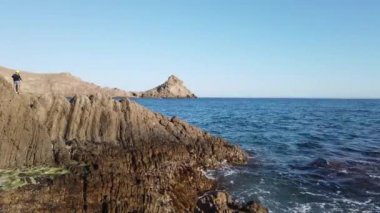 Cabo de Gata Nijar Park 'ın Rocky Sahili, Almerya, İspanya. Endülüs en büyük koruma alanı.