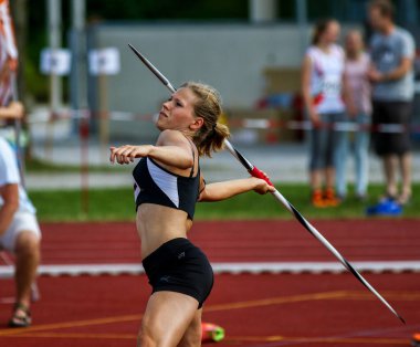 Regensburg, Almanya - 20 Temmuz 2019: Bavyera Atletizm Şampiyonası cirit atma etkinliği