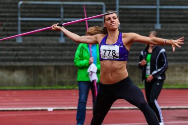 Regensburg, Almanya - 20 Temmuz 2019: Bavyera Atletizm Şampiyonası cirit atma etkinliği