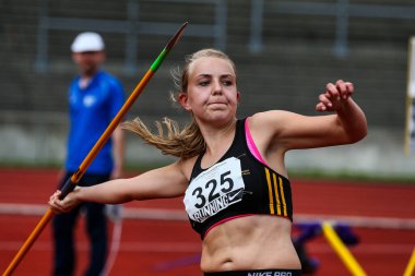 Regensburg, Almanya - 20 Temmuz 2019: Bavyera Atletizm Şampiyonası cirit atma etkinliği