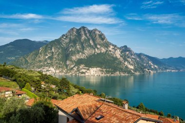 Riva di Solto Iseo Gölü 'nde, Lombardy İtalya' da.