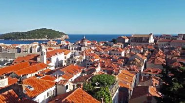 Dubrovnik, Hırvatistan. Adriyatik Denizi 'nin Dalmaçya Sahili' ndeki ortaçağ Ragusa kentinin manzarası.