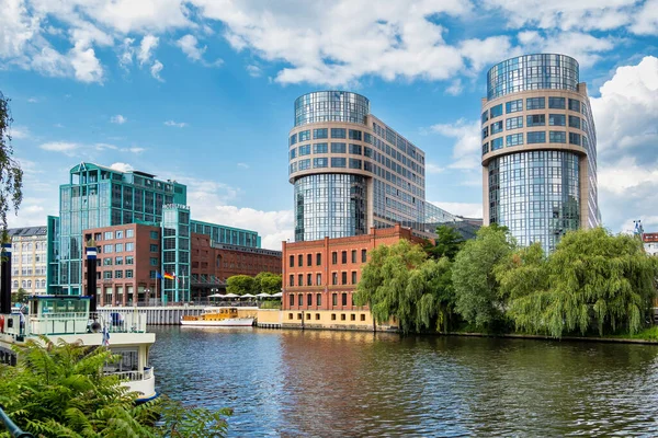 The river Spree with the Interior Ministry seen from the Holsteiner Ufer in the Tiergarten district of Berlin, Germany