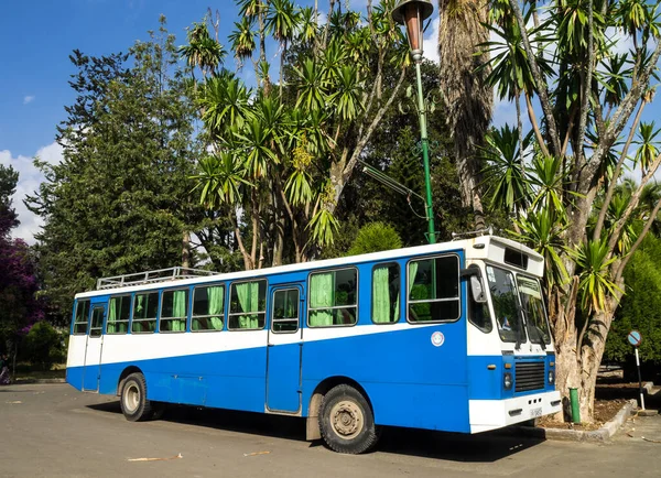 Addis Abeba Etiopia Lutego 2020 Autobus Etiopski Drogach Entoto Hill — Zdjęcie stockowe