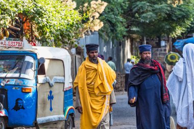 Gondar, Etiyopya - Şubat 06, 2020: Etiyopya, Afrika 'da Gondar yollarında Etiyopya halkı
