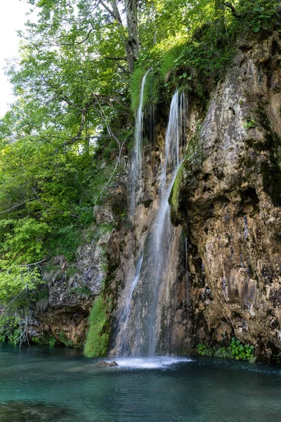 Величний Вигляд Водоспад Бірюзовою Водою Національному Парку Плітвіцькі Озера Хорватія — стокове фото