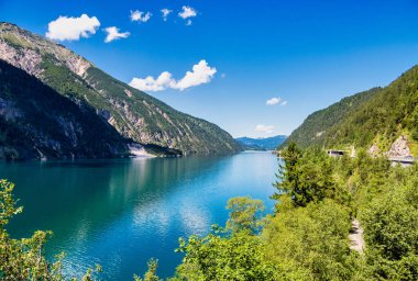 Achensee 'nin güzel manzarası, Achen Gölü. Tyrol, Tirol, Avusturya 'da Pertisau, Karwendel Alpleri.
