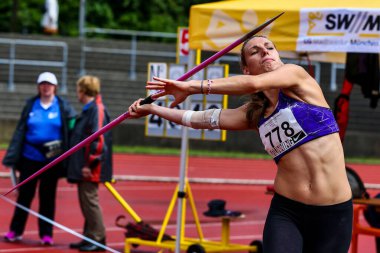 Regensburg, Almanya - 20 Temmuz 2019: Bavyera Atletizm Şampiyonası cirit atma etkinliği