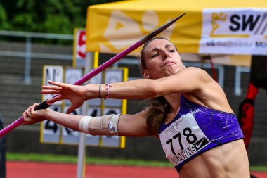 Regensburg, Almanya - 20 Temmuz 2019: Bavyera Atletizm Şampiyonası cirit atma etkinliği