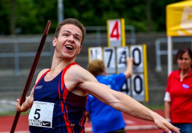 Regensburg, Almanya - 20 Temmuz 2019: Bavyera Atletizm Şampiyonası cirit atma etkinliği