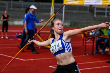 Regensburg, Almanya - 20 Temmuz 2019: Bavyera Atletizm Şampiyonası cirit atma etkinliği