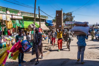 Addis Ababa, Etiyopya - 15 Şubat 2020: Addis Mercato, Etiyopya, Afrika 'nın en büyük pazarı.