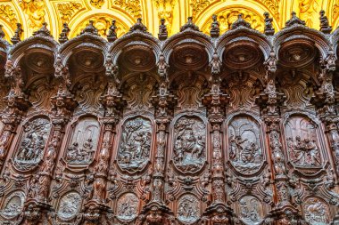 Cordoba, İspanya - 31 Ekim 2019: Cordoba Mezquita Katedrali 'nde Pedro Duque Cornejo' nun muhteşem korosu. Endülüs, İspanya