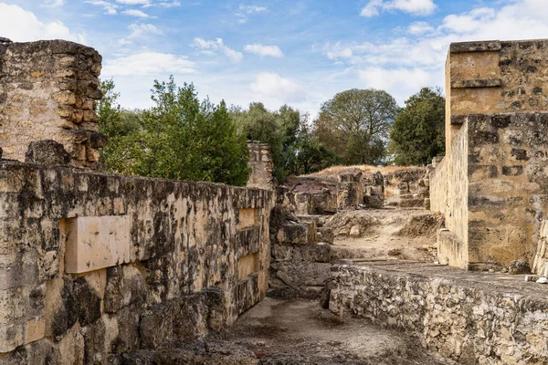 Cordoba, İspanya - 01 Kasım 2019: Medina Azahara Sarayı, 936 yılında Abderraman III.