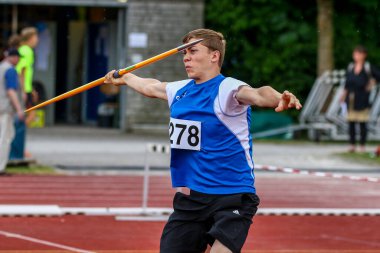 Regensburg, Almanya - 20 Temmuz 2019: Bavyera Atletizm Şampiyonası cirit atma etkinliği