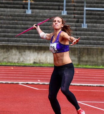Regensburg, Almanya - 20 Temmuz 2019: Bavyera Atletizm Şampiyonası cirit atma etkinliği