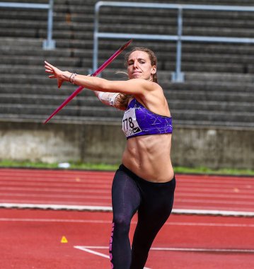 Regensburg, Almanya - 20 Temmuz 2019: Bavyera Atletizm Şampiyonası cirit atma etkinliği