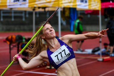 Regensburg, Almanya - 20 Temmuz 2019: Bavyera Atletizm Şampiyonası cirit atma etkinliği