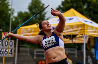 Regensburg, Almanya - 20 Temmuz 2019: Bavyera Atletizm Şampiyonası cirit atma etkinliği