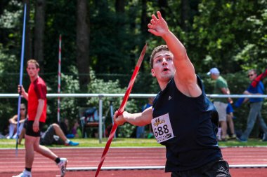 Regensburg, Almanya - 20 Temmuz 2019: Bavyera Atletizm Şampiyonası cirit atma etkinliği