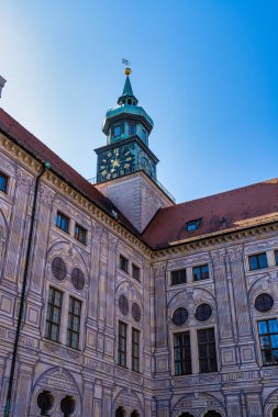 Münih, Bavyera krallarının kraliyet sarayı: Rönesans tarzı Rönesans bahçesinden Festival Salonu binası manzarası