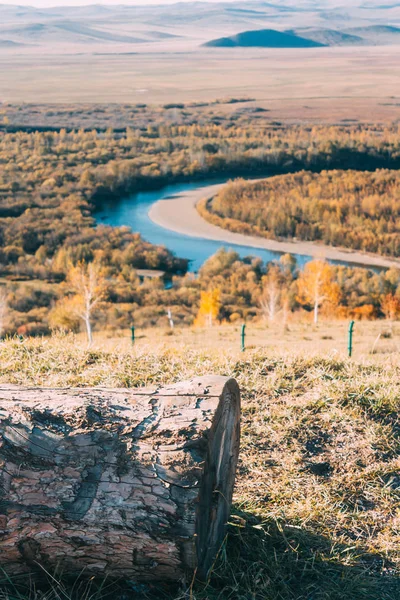 İç Moğolistan Hulun Buir nehir Genhe sulak Eergu'Na içinde bir dağ üzerinde 