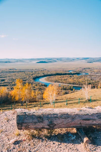 İç Moğolistan Hulun Buir nehir Genhe sulak Eergu'Na içinde bir dağ üzerinde 