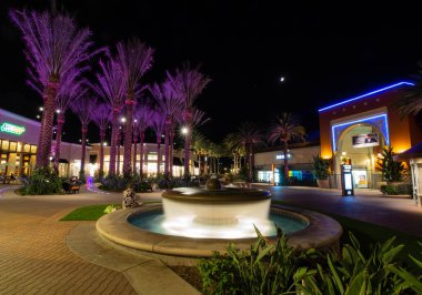 Çeşme alışveriş merkezinde